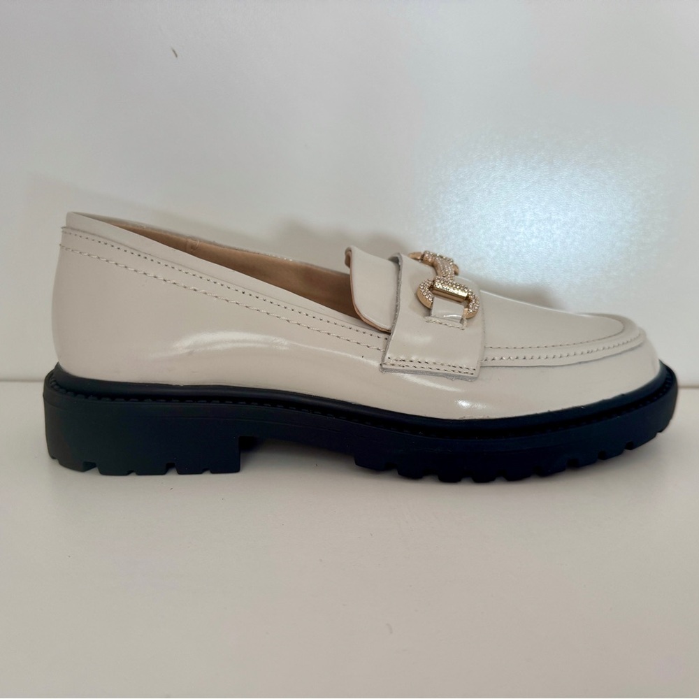 NWOT - Steve Madden Cream Loafers with sparkling hardware - New!!